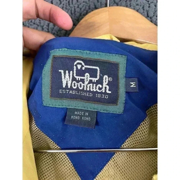 VTG Woolrich Adult Yellow Windbreaker Jacket MEDIUM Hoodie Ultrex Mesh Lined - Picture 3 of 12
